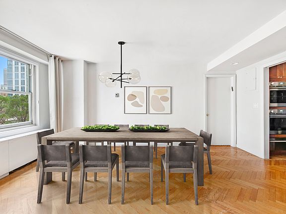 5th image of 155 W 68th St APT 404