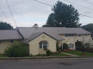 119 2nd Ave, Richlands, VA 24641