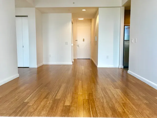 66 Rockwell Place image 3 of 19