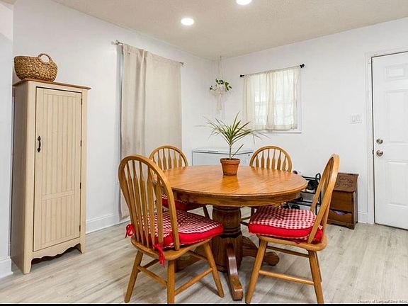 5th image of 3230 Periwinkle Dr