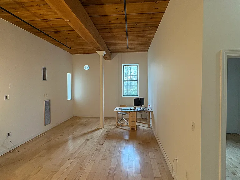52 Lawrence Dr #314 — Photo 17