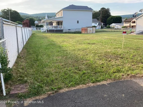 1157 Frieda St, Dickson City, PA 18519