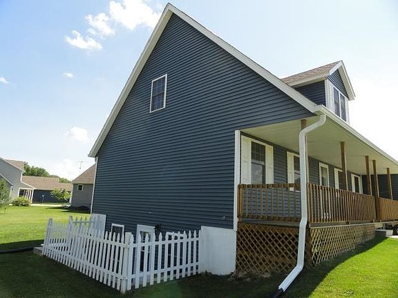 3rd image of 1675 Deer Haven Ct