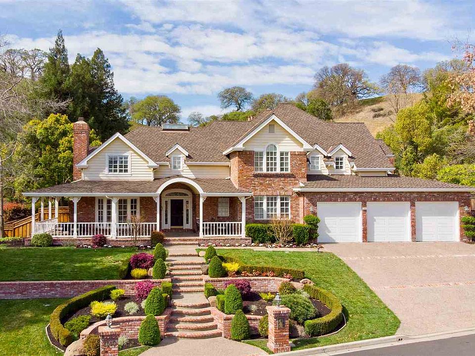 2nd image of 3140 Stonegate Dr
