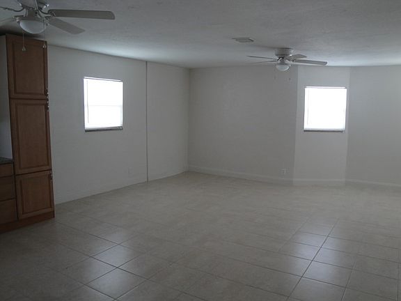 3rd image of 605 11th St