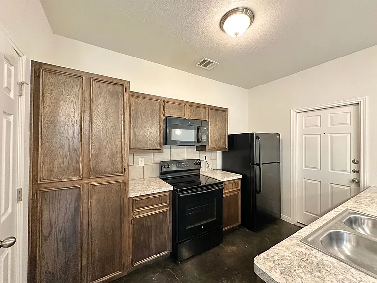 4507 Skyflower Ln — Photo 7