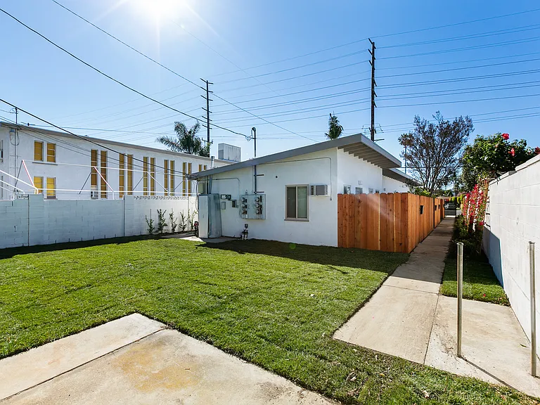 4206 S Centinela Ave #A — Photo 11