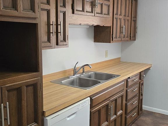 4th image of 1005 Harrison Cir