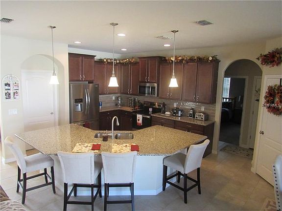 5th image of 1203 Degraw Dr