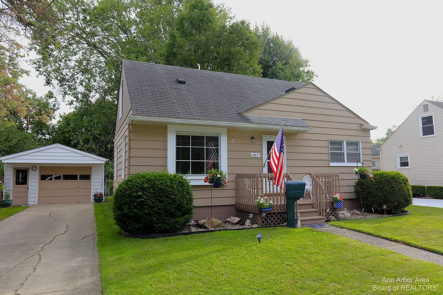 487 W Main St, Milan, MI 48160 Zillow