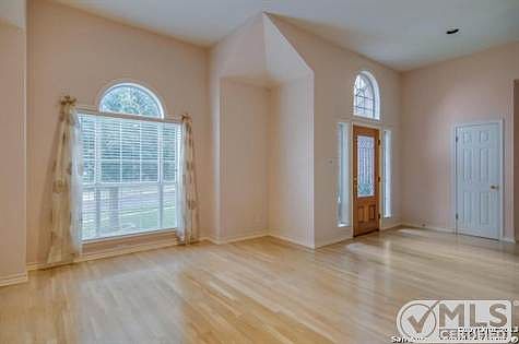 3rd image of 9015 Foxland Dr