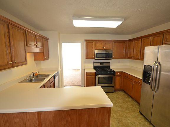 5th image of 4031 Robindale Dr