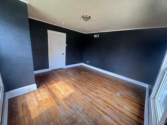 5th image of 1823 E Glenwood Ave