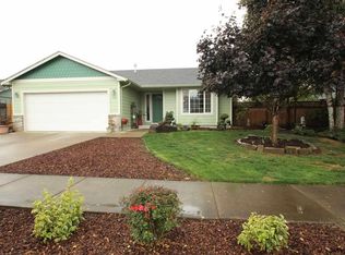 958 Mountain River Dr, Lebanon, OR 97355