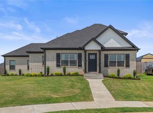 806 Dollar St, Cave Springs, AR 72718