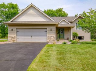 927 Pleasant View Ct, Menomonie, WI 54751