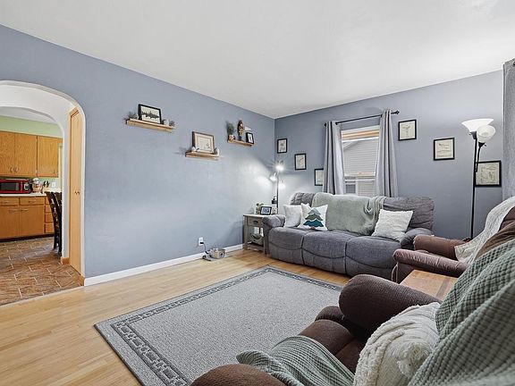 4th image of 616 WALKER STREET