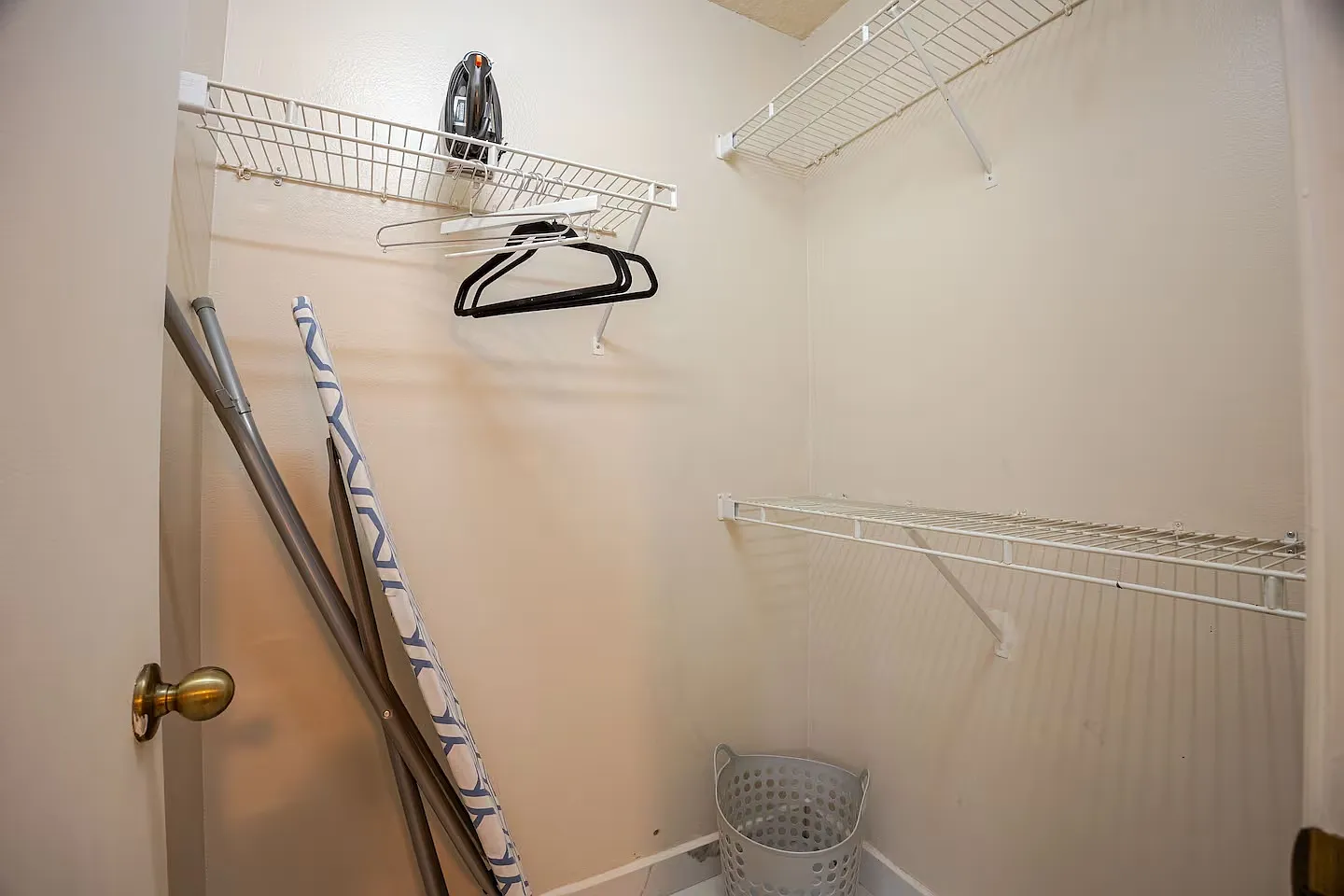2 bed, 800 sqft, $2,000 — Photo 2