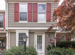 1933 Sagewood Ln, Reston, VA 20191