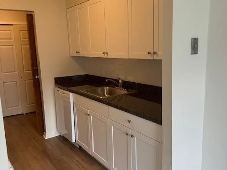 2132 Pennsylvania Ave — Photo 23
