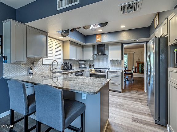 5th image of 640 W Linda Vista Blvd