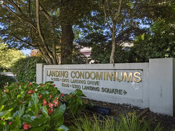 5250 S Landing Dr, Portland, OR 97239