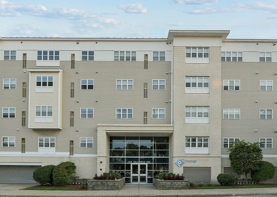 1st image of 140 Railroad Ave APT B406
