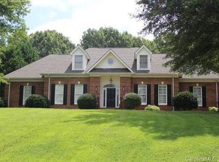 1207 Churchill Downs Dr, Waxhaw, NC 28173