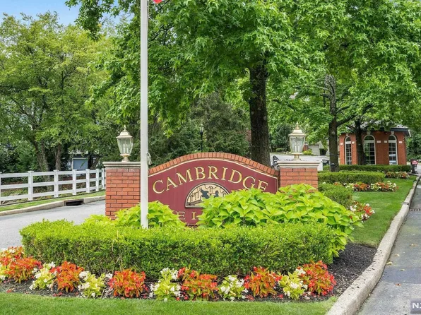 367 Cambridge Dr, Ramsey, NJ 07446