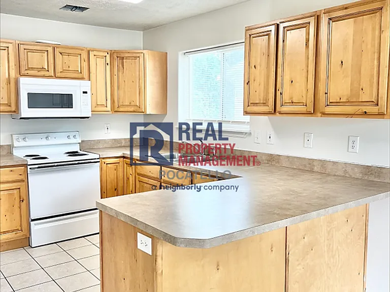 4361 Opal Ave — Photo 2