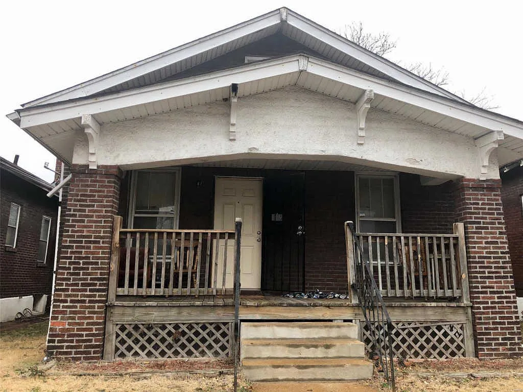 339 Christian Ave photo 1
