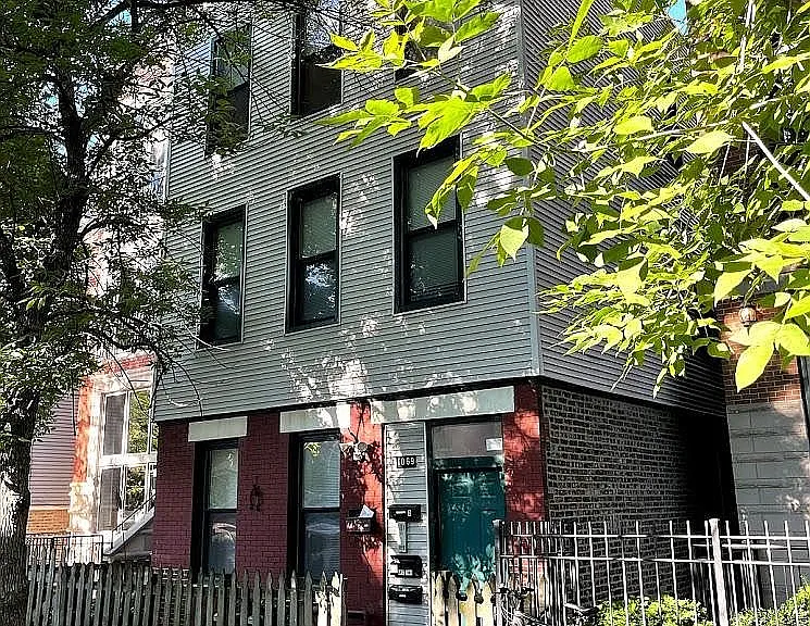 1069 N Hermitage Ave #3 — Photo 16