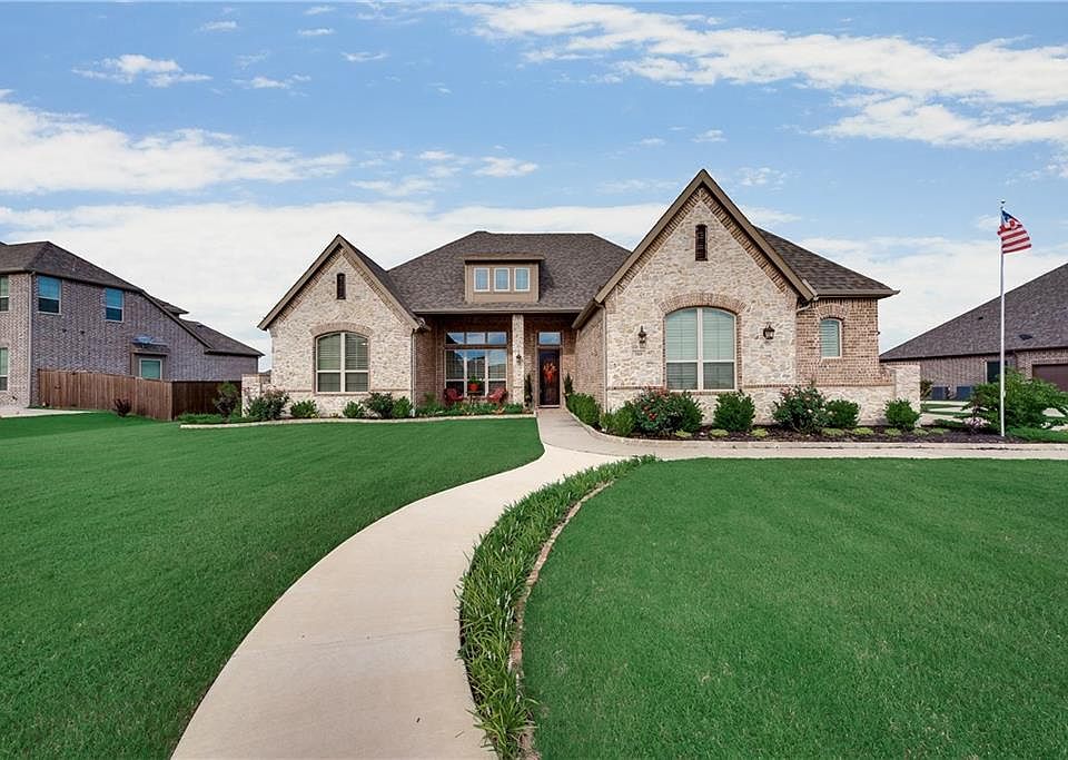 1st image of 388 Mitchell Dr