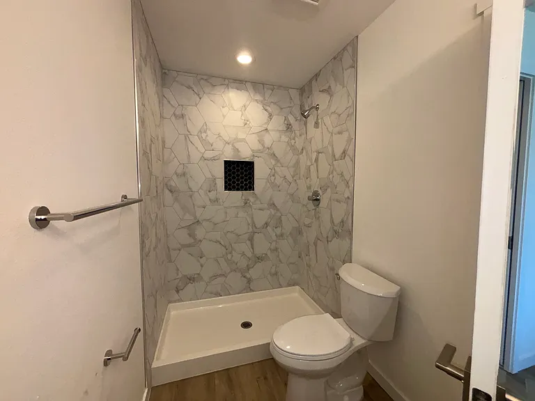 5017 S Roxbury St — Photo 15