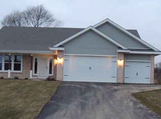 700 E Dereck Woods, Edgerton, WI 53534