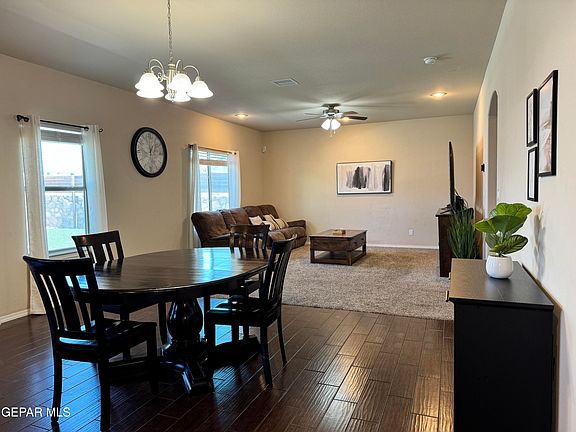 3rd image of 7601 Mammoth Ln
