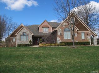 9839 King Rd, Springfld Twp, MI 48350