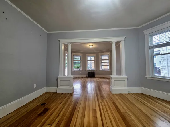 19 Leavitt St #1, Salem, MA 01970