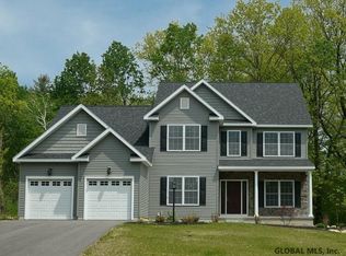 18 Windy Ridge Rd, Glens Falls, NY 12801