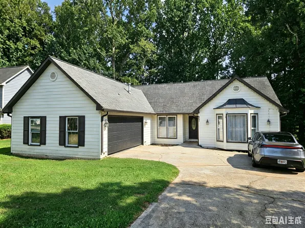 565 Clearwater Pl, Lawrenceville, GA 30044