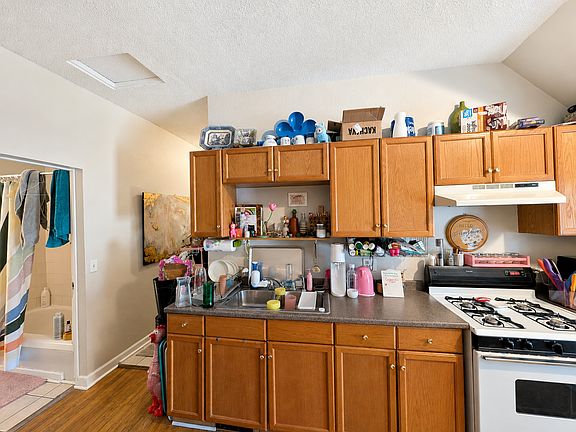 4th image of 2417 W 32nd Ave Unit 6