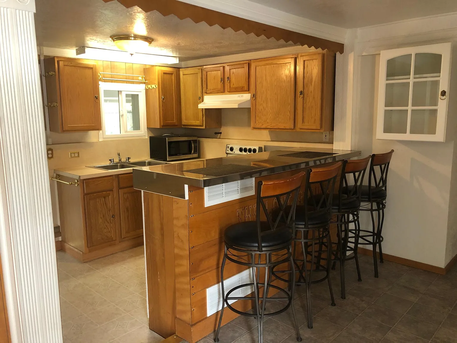 2819 W Rose Hill St — Photo 3