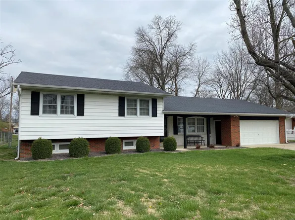 415 W 3rd St, Trenton, IL 62293