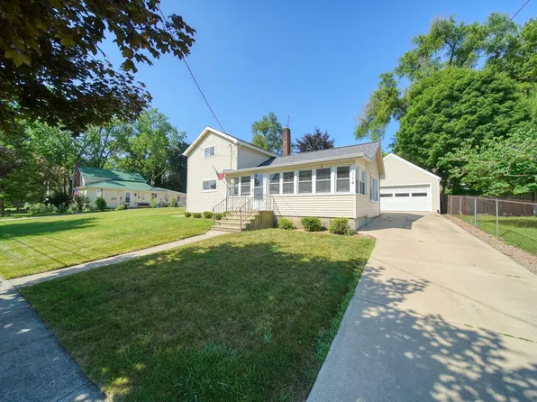 114 Clark St, Grass Lake, MI 49240