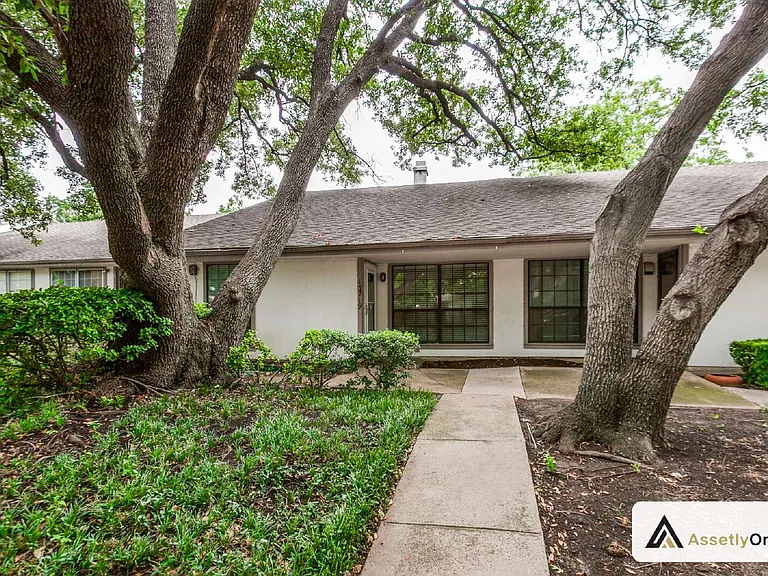 13719 Flagstone Ln — Photo 1
