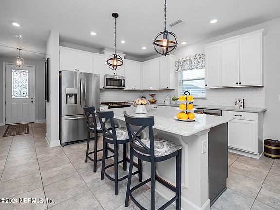 5th image of 265 Dalton Cir