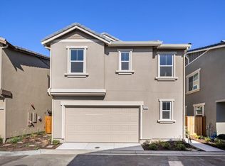 2250 Gladiola Dr, Hollister, CA 95023