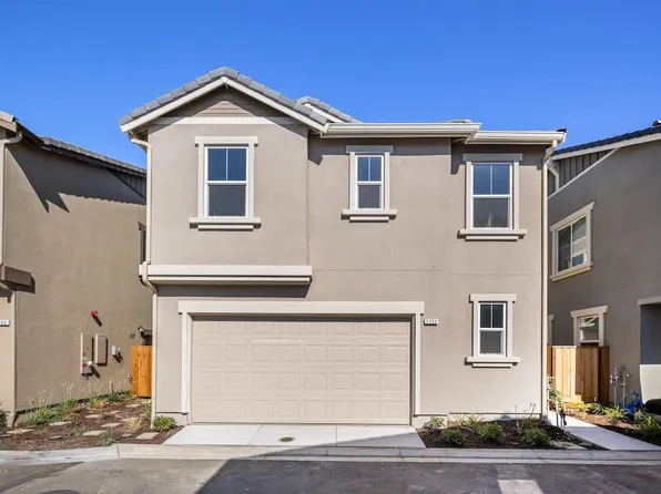 2250 Gladiola Dr, Hollister, CA 95023