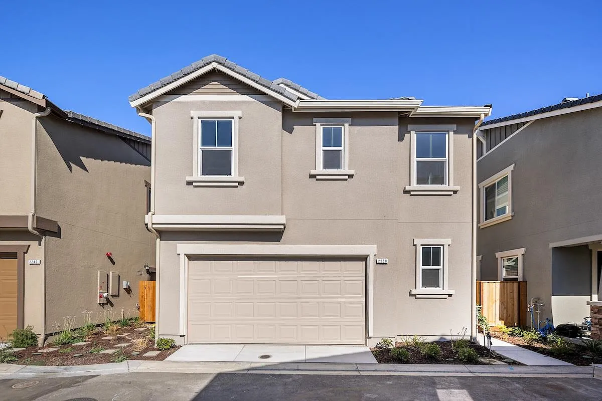 2250 Gladiola Dr photo 1