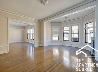 2416 N Sawyer Ave #2W, Chicago, IL 60647